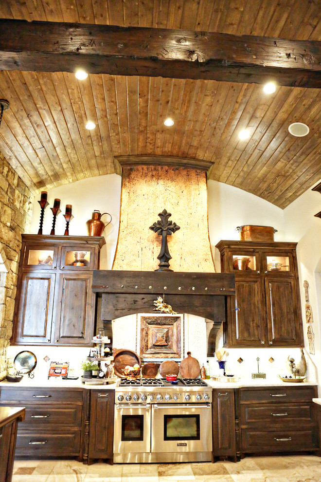 Kitchen - rustic kitchen idea in Austin