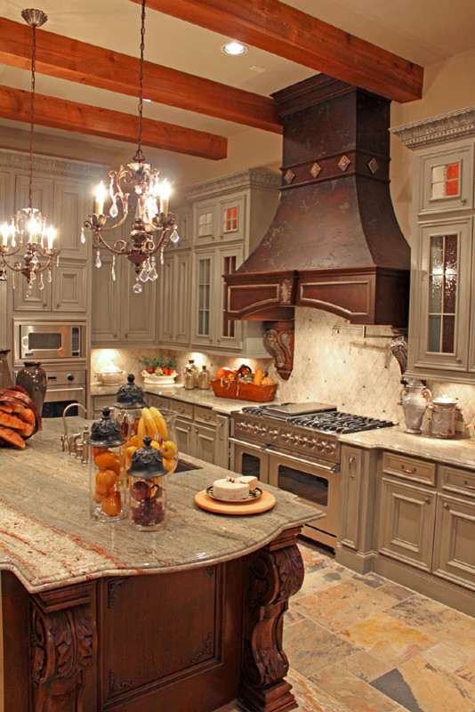 Traditional kitchen in Houston.