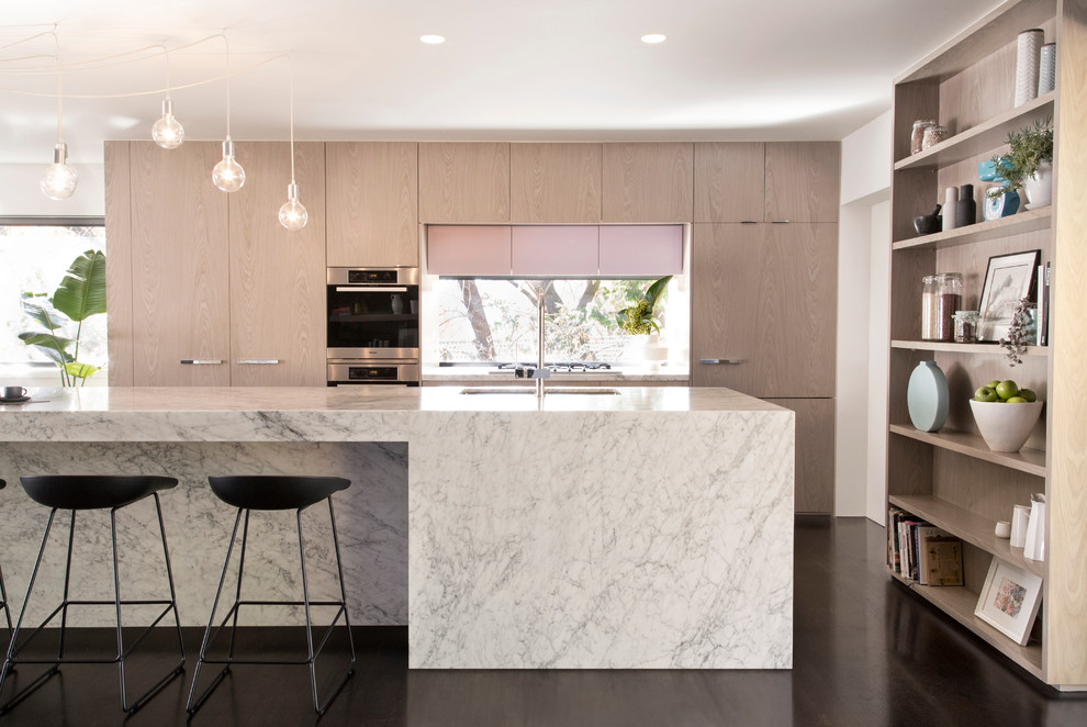 Photo of a mid-sized contemporary kitchen in Melbourne.