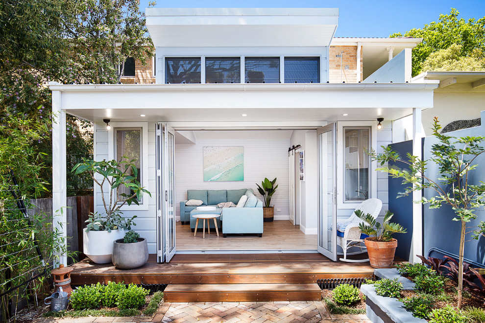 This is an example of a small beach style detached granny flat in Sydney.