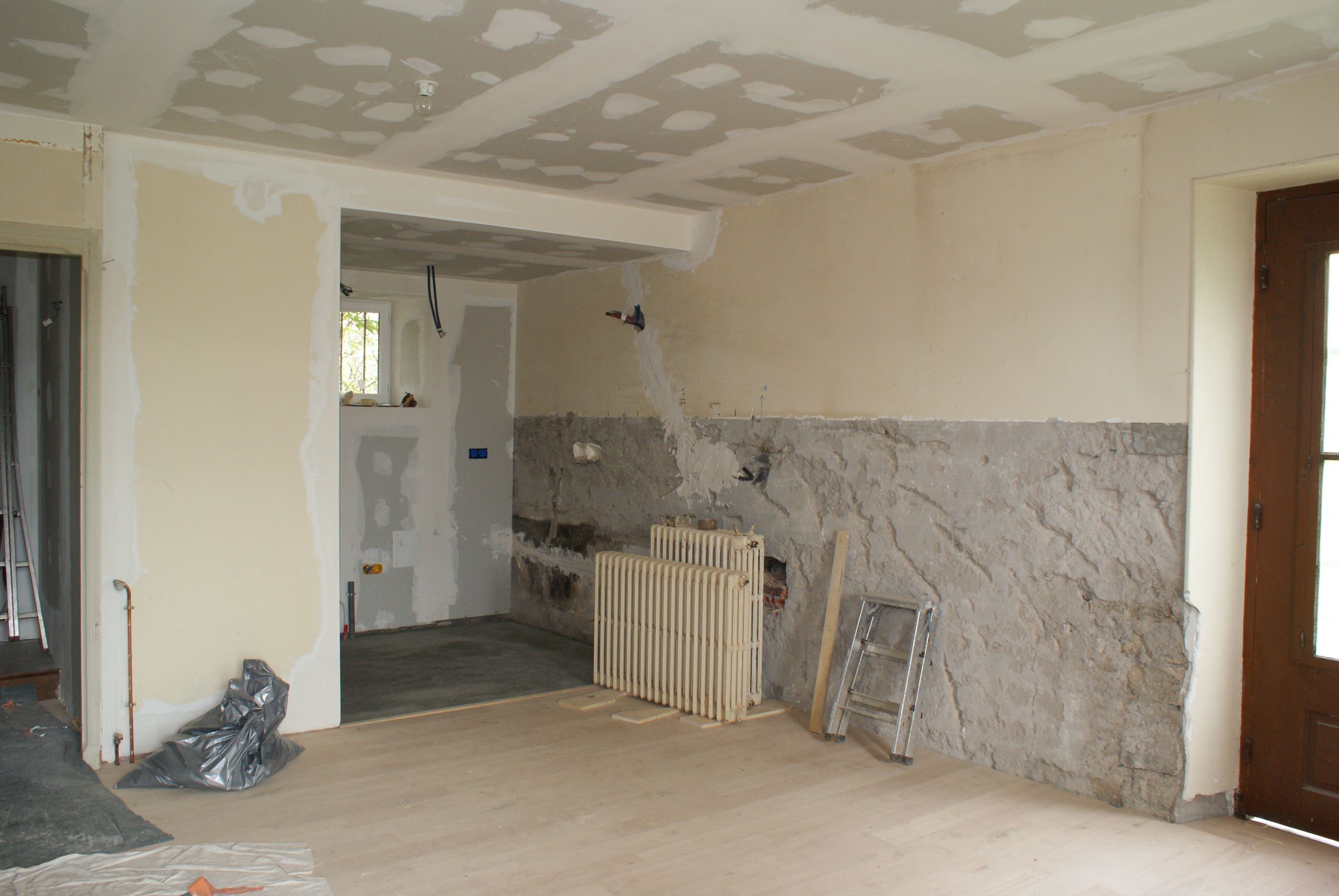 Le chantier - pose du plancher et plafond