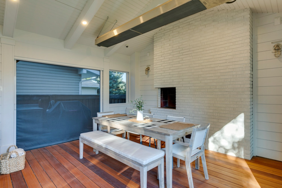 Screen Room with Phantom Motorized Screens, Fixed Screens, and XL Door