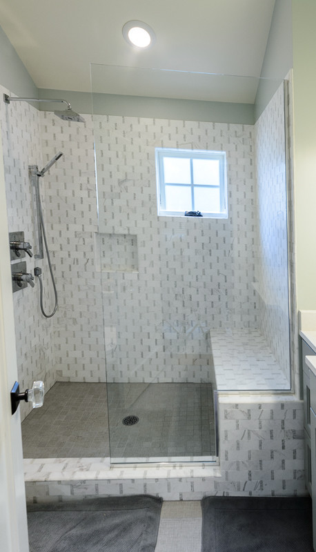 This is an example of a small arts and crafts master bathroom in Portland with shaker cabinets, grey cabinets, an alcove shower, a two-piece toilet, green walls, ceramic floors, an undermount sink and engineered quartz benchtops.