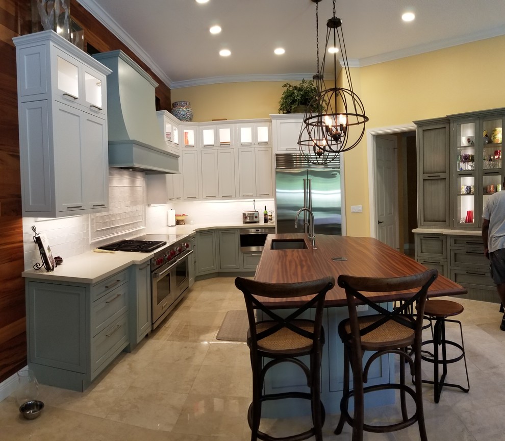 Inspiration for a transitional home design remodel in Miami