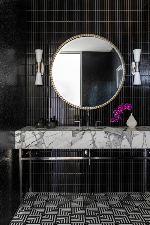 Embracing the Dark: Bathrooms Dominated by Black Elegance