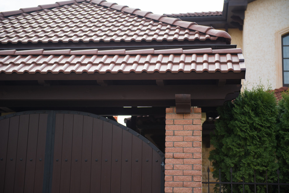 Реконструкция крыши и строительство навеса и веранды в поселке Екатериновка