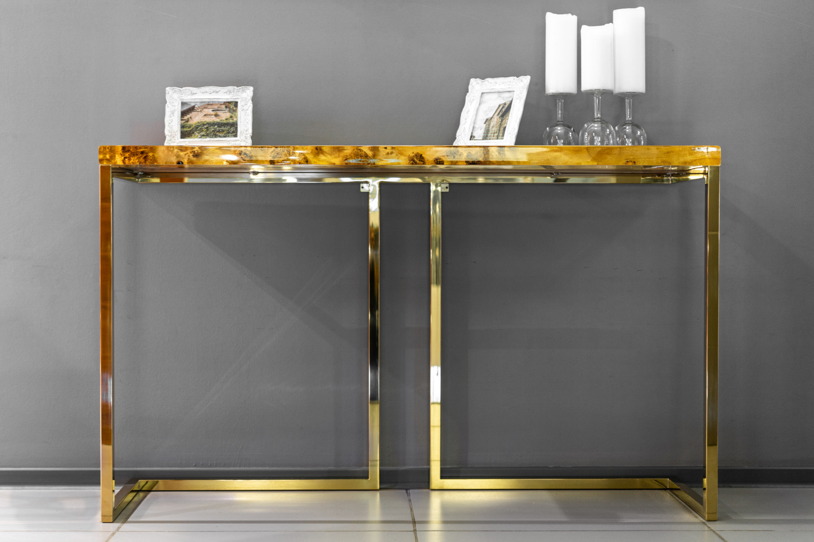 Стол консольный