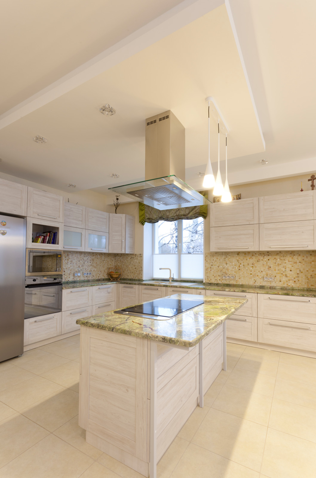 Великолепие мрамора на кухне, фотография объекта