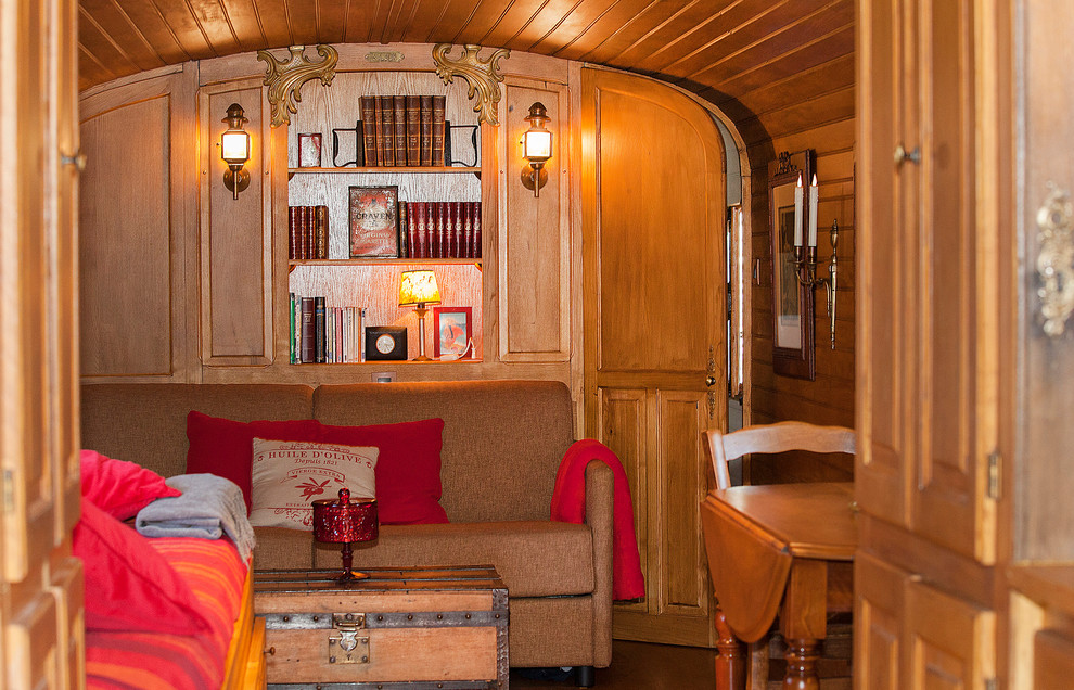 Idée de décoration pour une salle de séjour vintage.