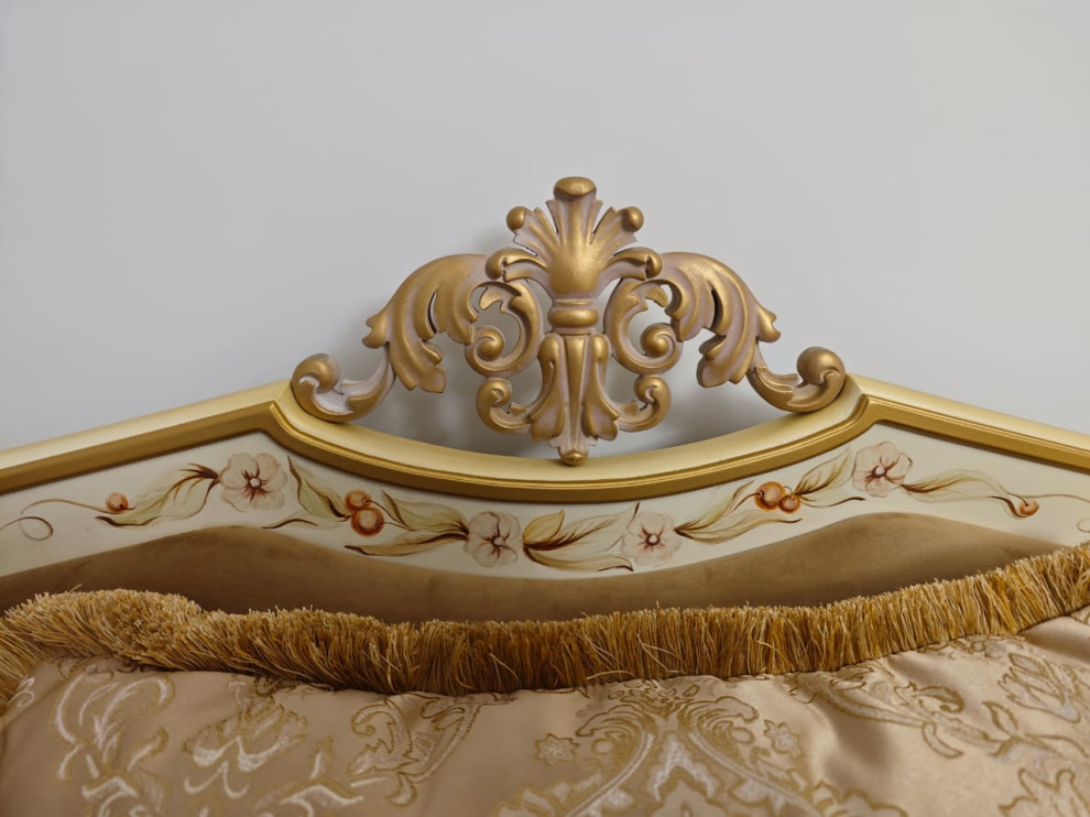 Классический диван по индивидуальному эскизу