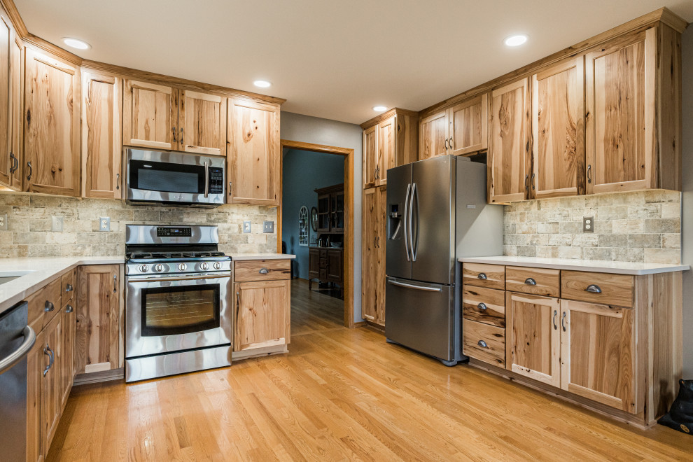 Example of a large mountain style home design design in Chicago