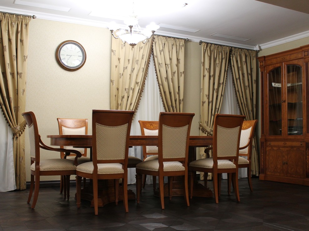 Классический кабинет в старом московском особняке