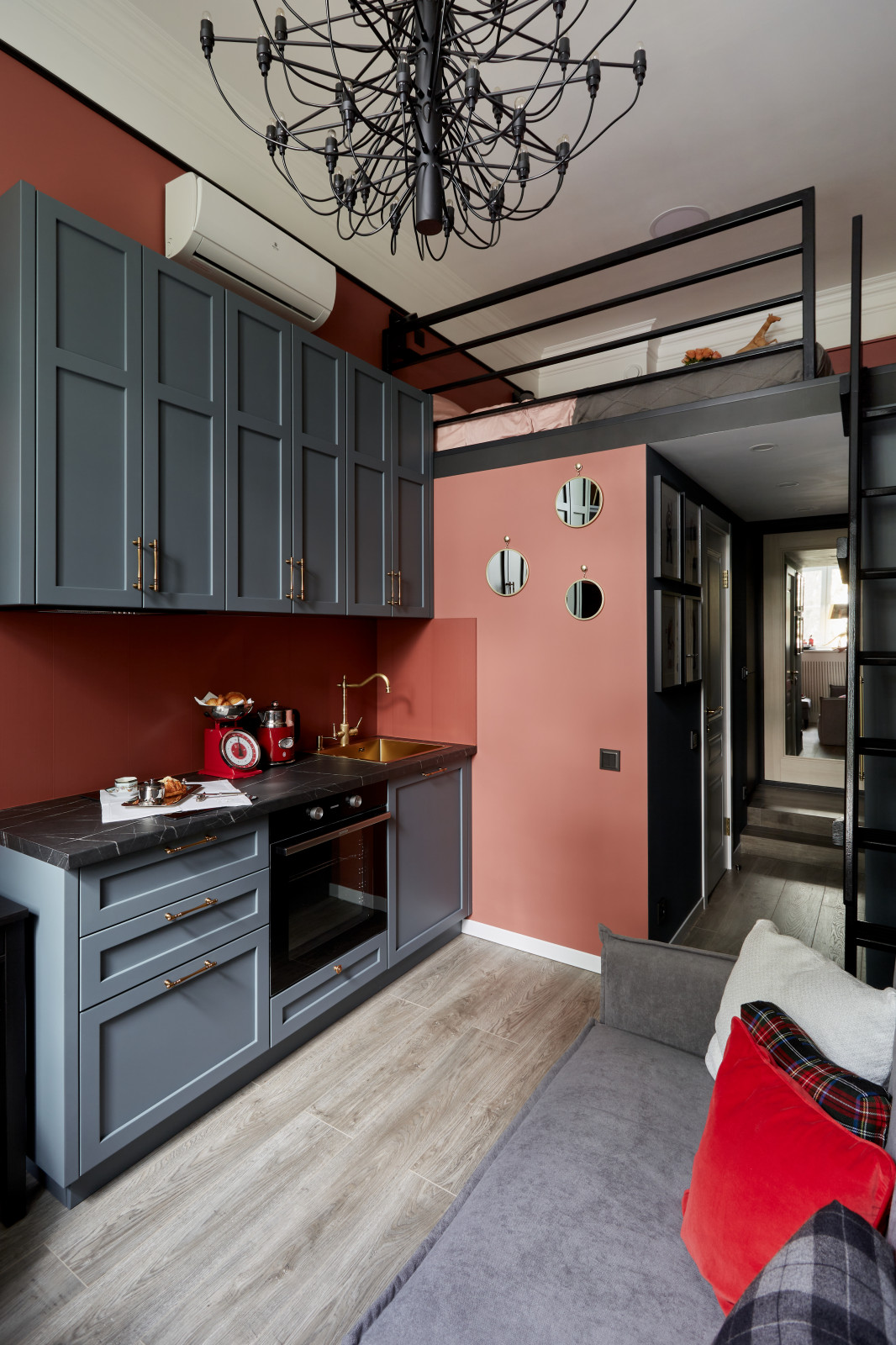 Студия со вторым уровнем