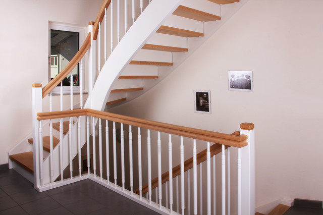 Treppe im Landhausstil - Landhausstil - Treppen - Sonstige - von
