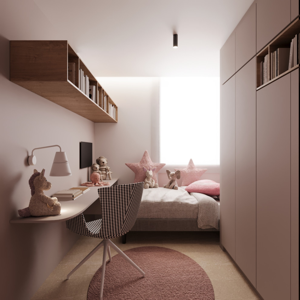 Cette image montre une petite chambre de fille de 4 à 10 ans minimaliste avec un bureau, un mur rose, un sol en carrelage de porcelaine, un sol beige, un plafond décaissé et du papier peint.