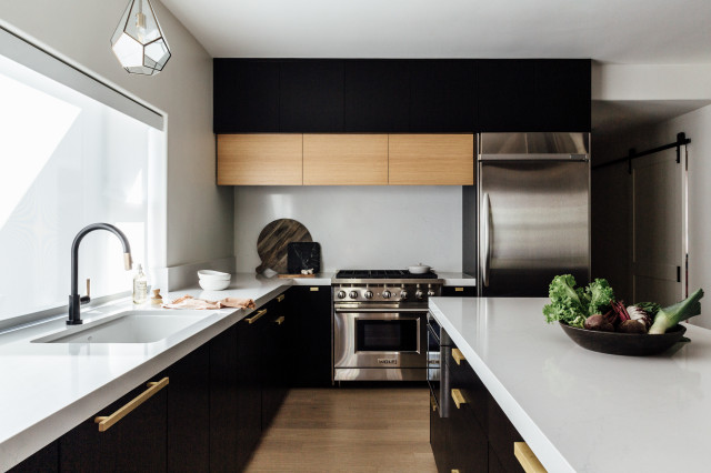 Kitchen of the Week: Black and Brass Boost Modern-Day Style