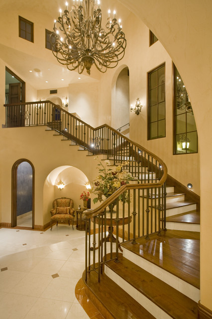 Entry traditional-staircase