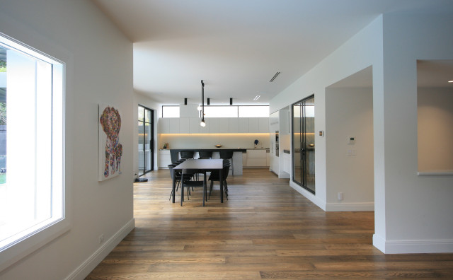 Kew 1 contemporary-dining-room