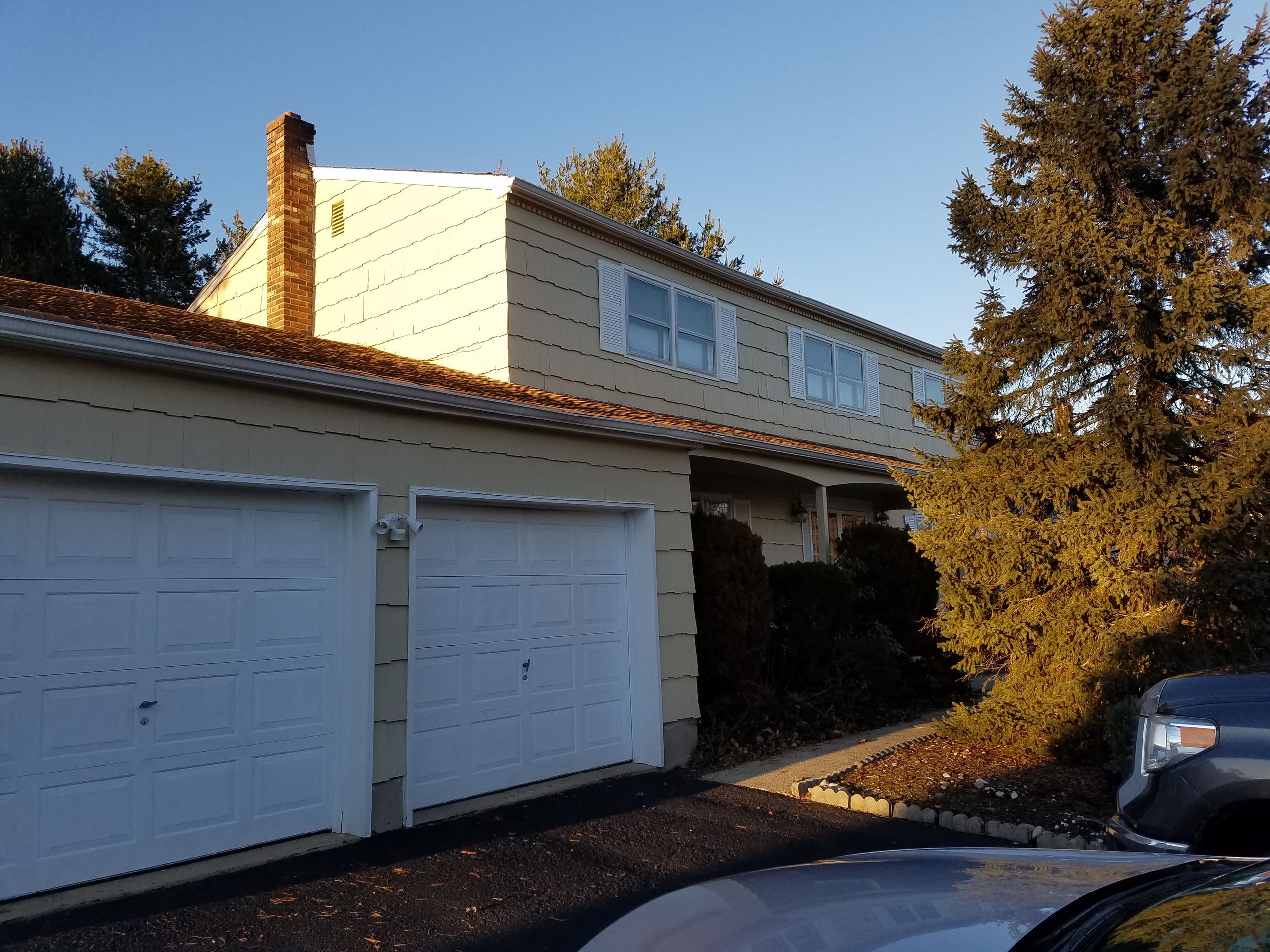 New Windows, Vinyl Siding, and Gutters at Gunpowder Drive in East Brunswick, NJ