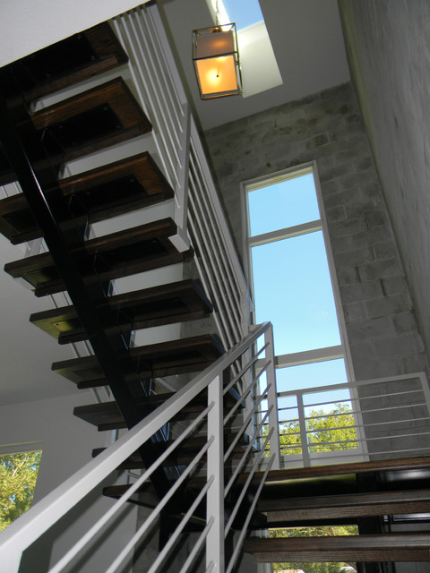 Modern Living & Distinctive Design Cameron moderne-escalier