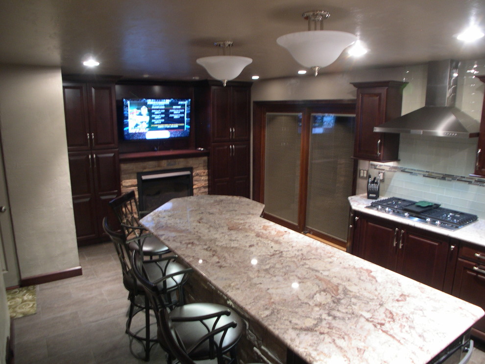 Kitchen - transitional kitchen idea