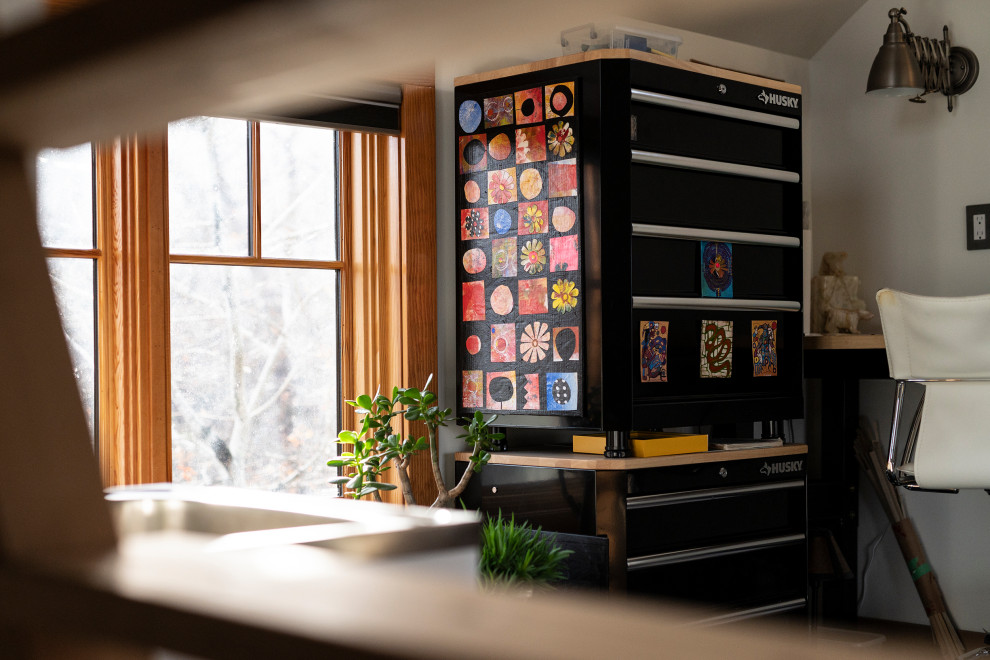 Home office - transitional home office idea