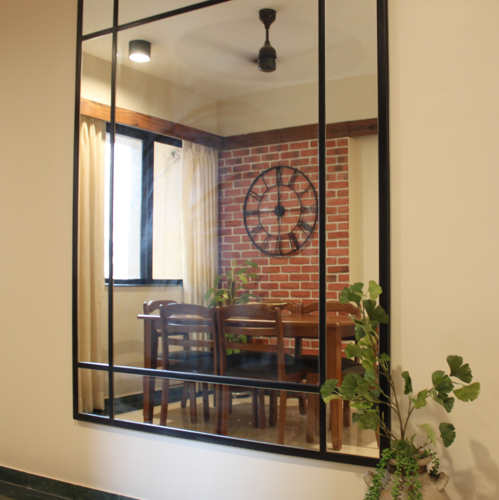 This is an example of an industrial dining room in Mumbai.