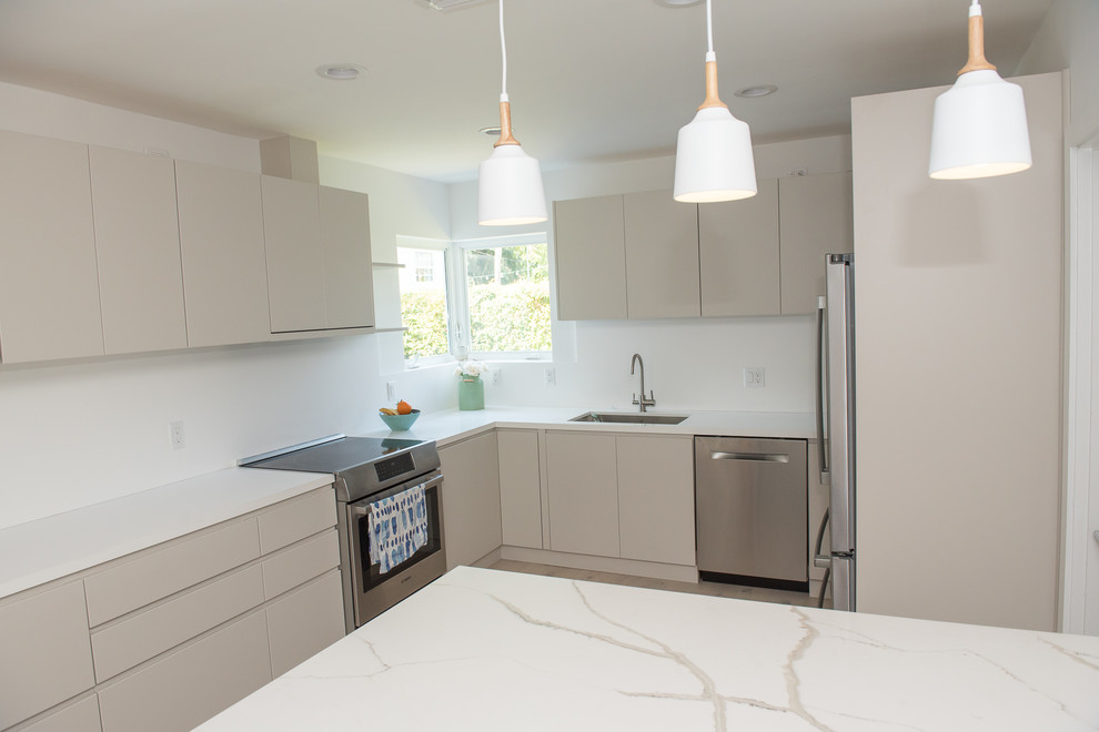 Modern Kitchen Remodel Done With New Custom Cabinets - Modern - Kitchen ...