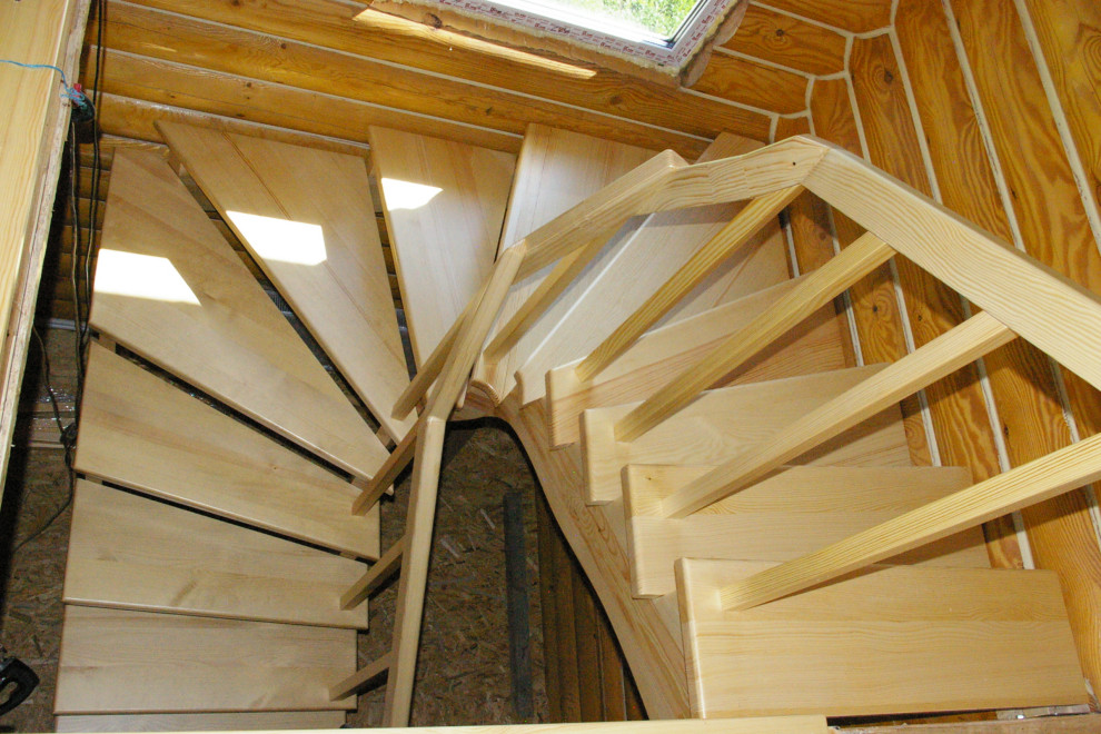 Не обычная лестница из сосны