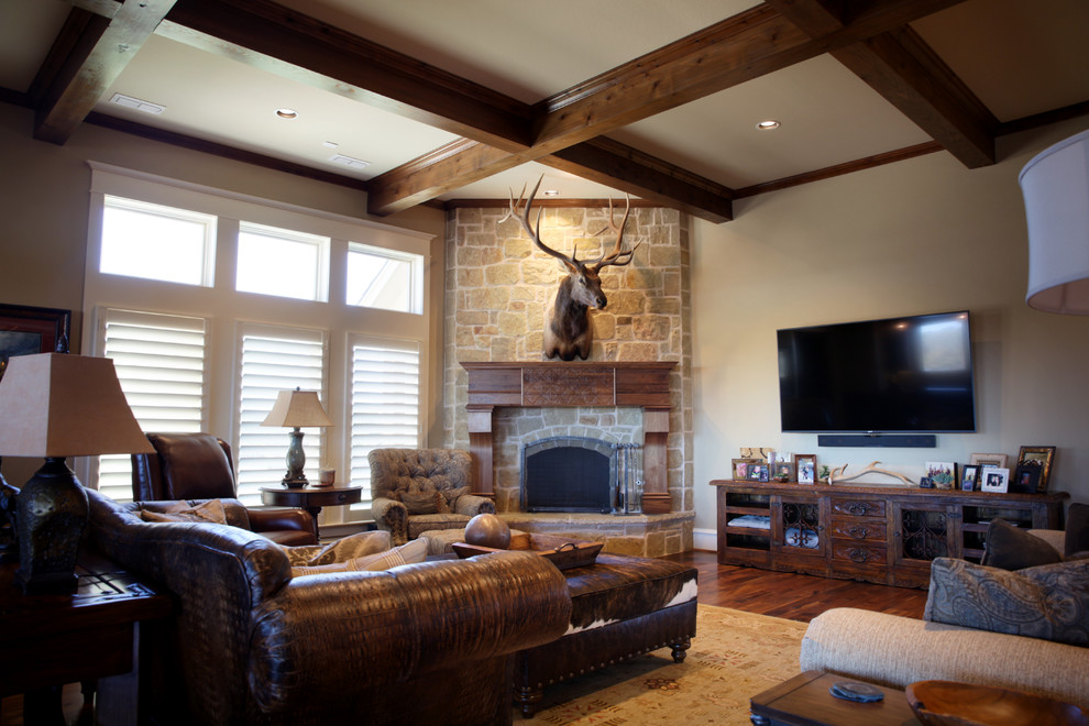 Home design - large rustic home design idea in Dallas