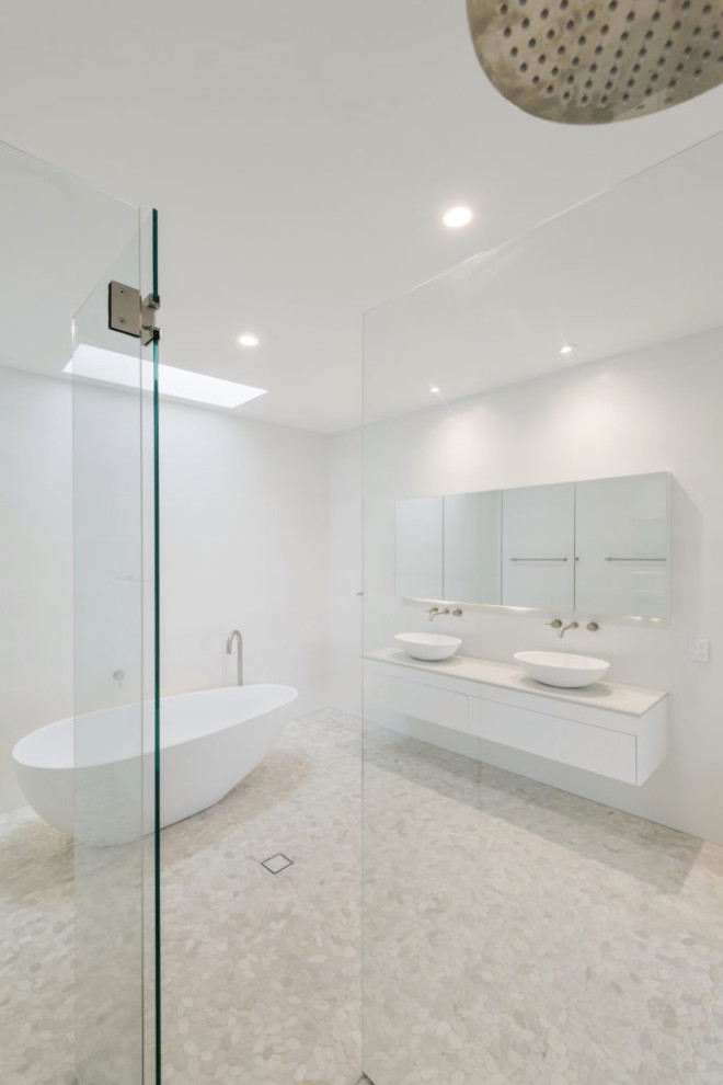 Beach style bathroom in Central Coast.
