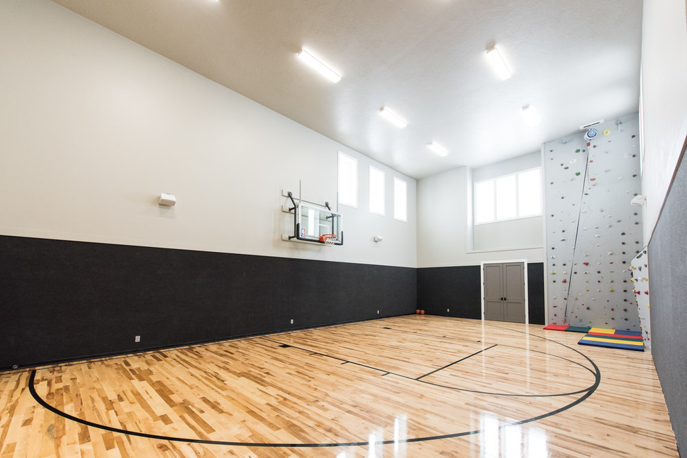 Photo of a transitional home gym in Salt Lake City.
