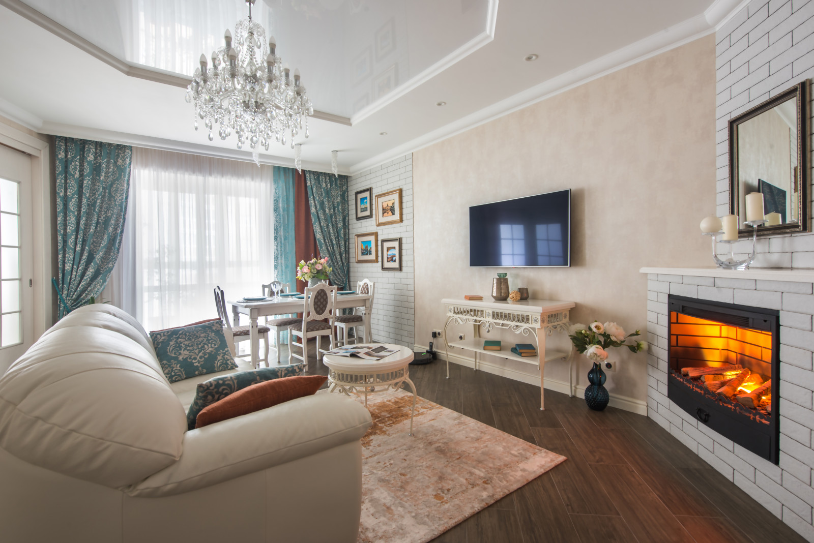 Квартира для двоих фотокованаямебель,белаямебель, гостинаявклассическомстиле, хр