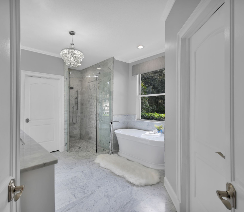 Example of a transitional bathroom design in Jacksonville