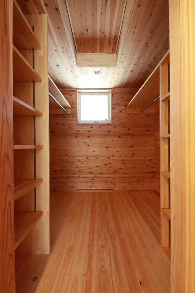 他の地域にあるアジアンスタイルのおしゃれな収納・クローゼットの写真