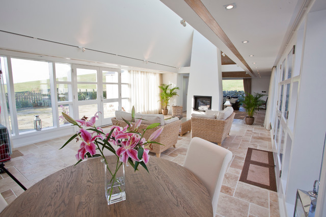 Glassdrumman contemporary-living-room