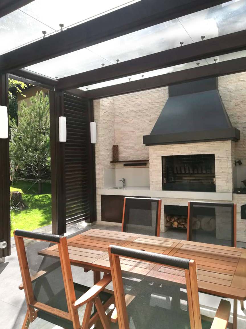 Беседка со стеклянной крышей