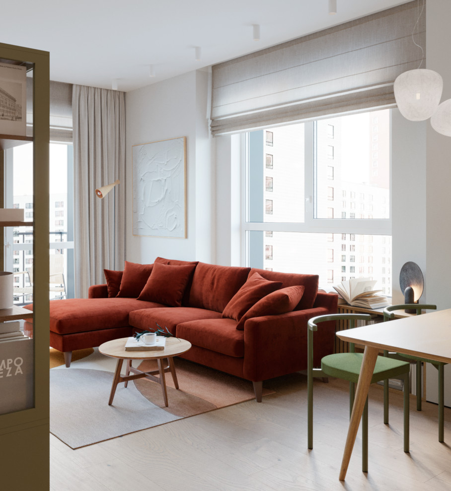 Стильный дизайн: гостиная комната среднего размера в современном стиле с серыми стенами, паркетным полом среднего тона, телевизором на стене и обоями на стенах - последний тренд