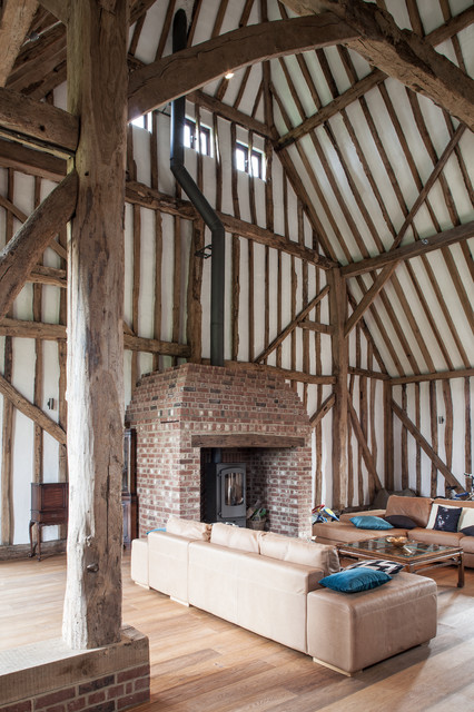 Barn conversion in Hertfordshire by Nic Antony Architects lantlig-vardagsrum