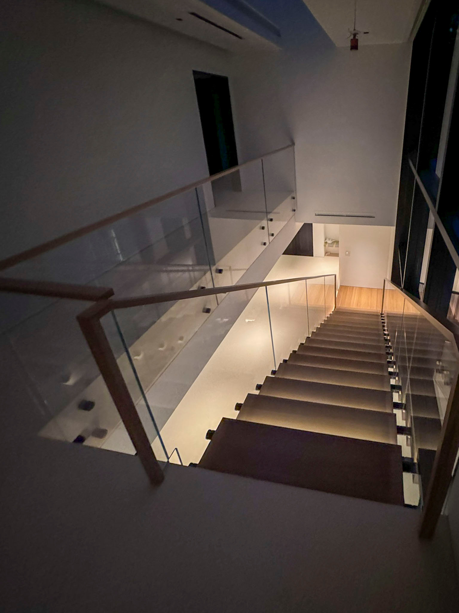 126_Visually Open and Light Contemporary Staircase, Mclean, VA 22102