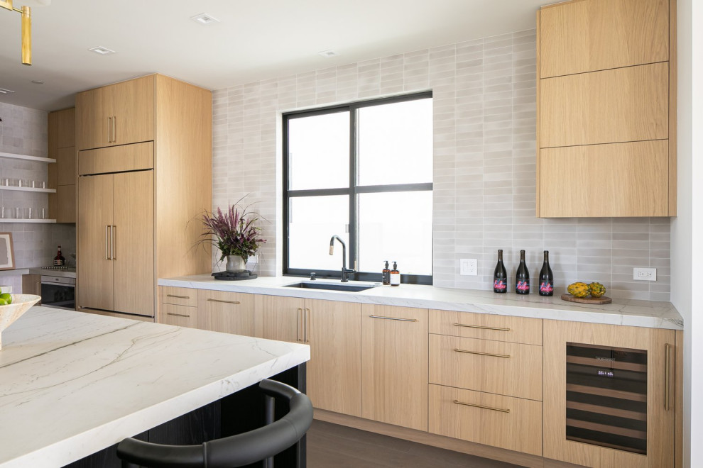 Kitchen - kitchen idea in Orange County