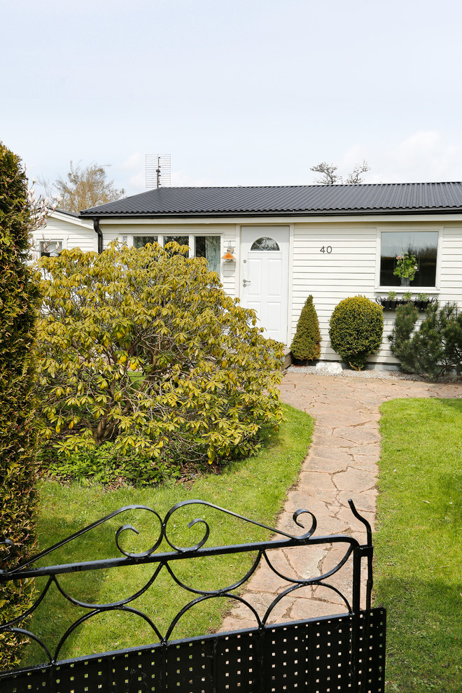 Klassisk inredning av en garage och förråd