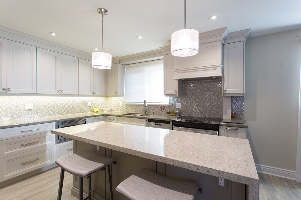 Inspiration for a transitional kitchen remodel in Toronto