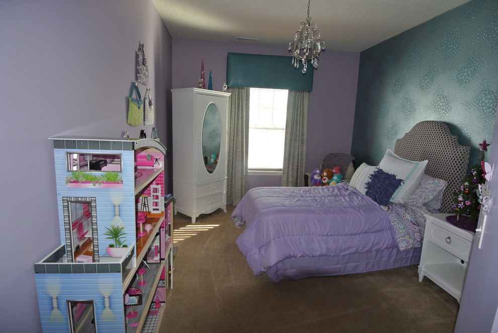 Photo of a mid-sized traditional kids' bedroom for kids 4-10 years old and girls in Indianapolis with purple walls and carpet.