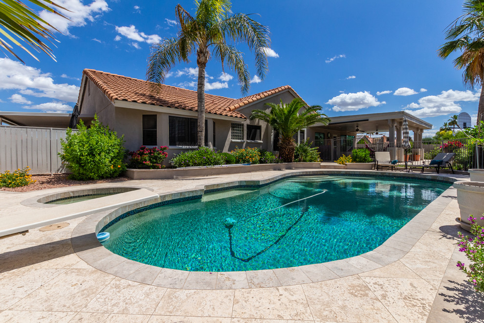 Example of a transitional pool design in Phoenix
