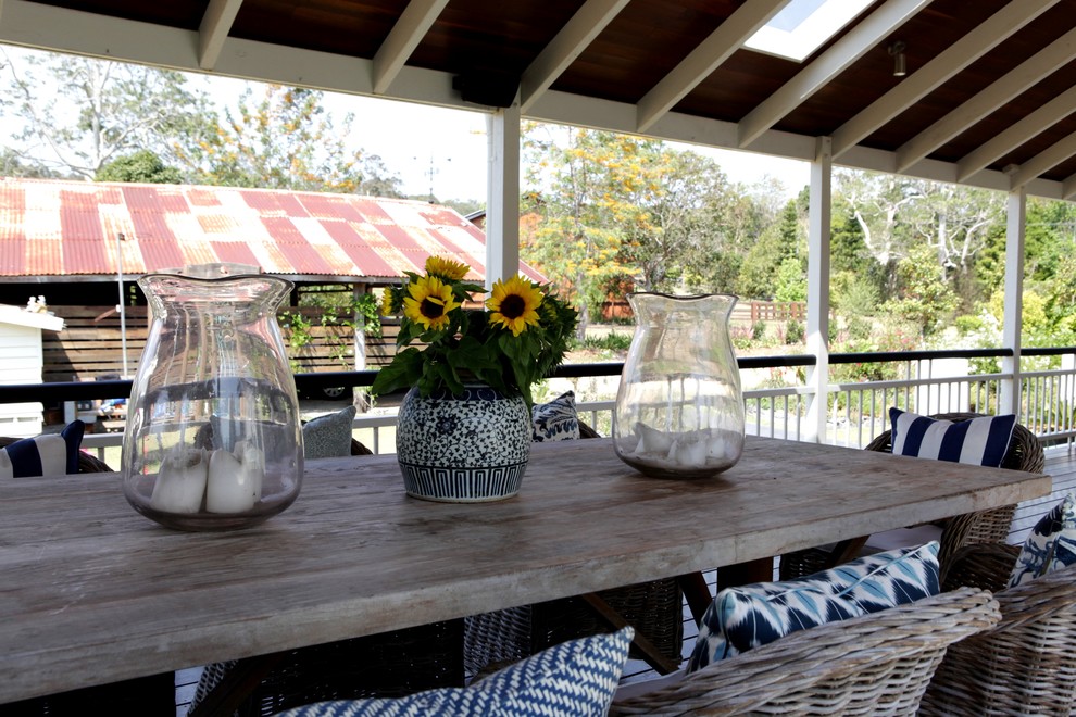 Inspiration for a traditional deck in Brisbane.