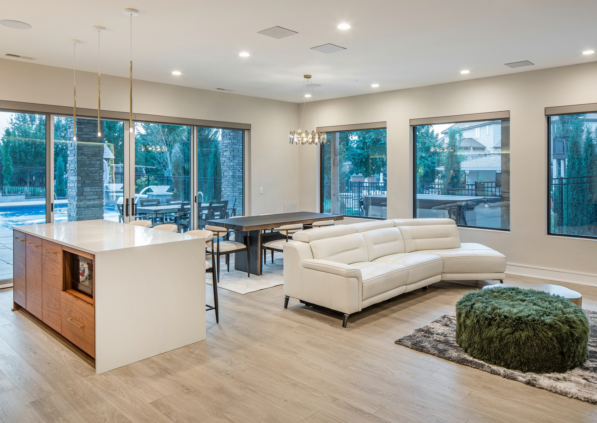 Contemporary Linden Estates