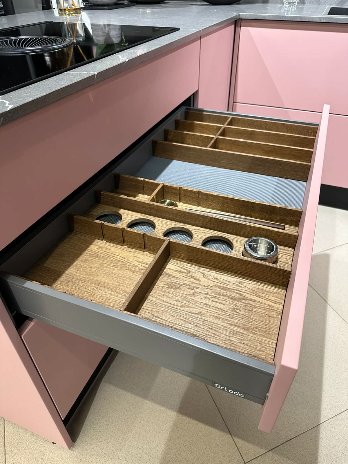 Кухонное наполнение для салона "Кухни ДРИАДА"