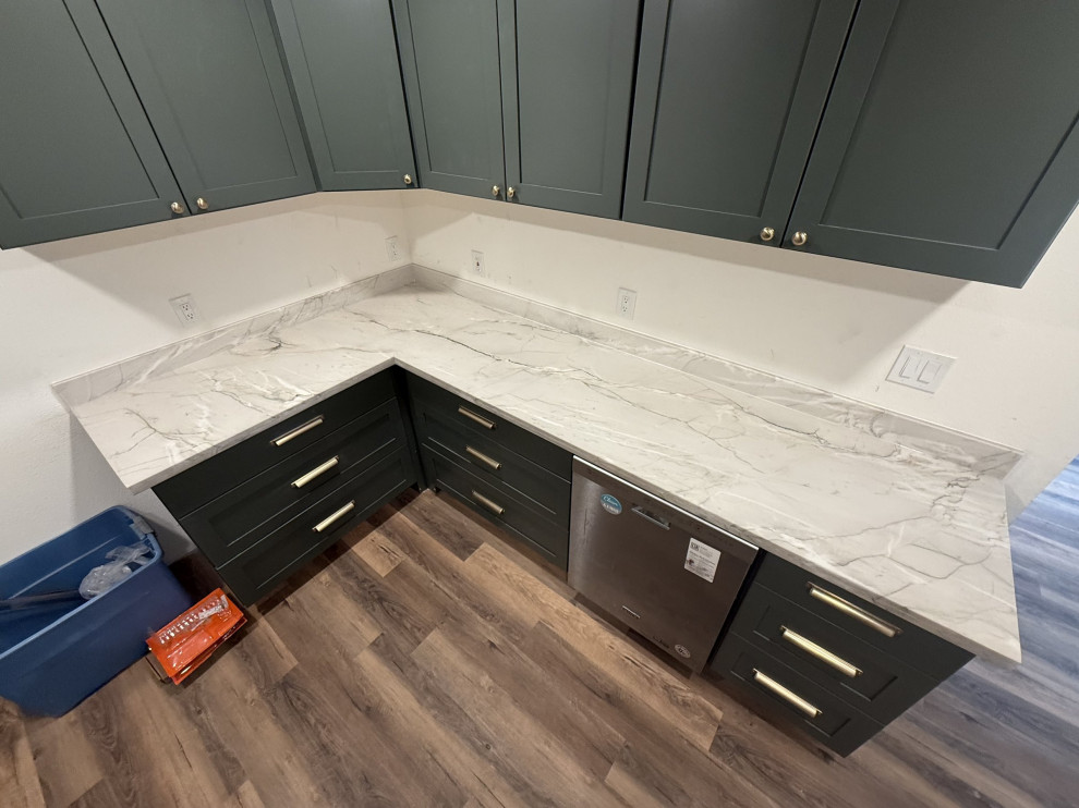 Green Shaker Kitchen — Quartz Corner Run