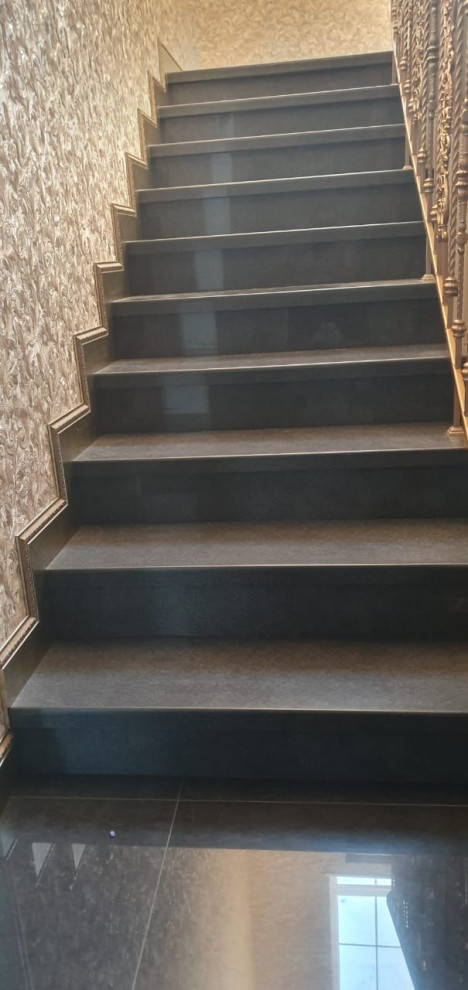 Лестница из керамогранита